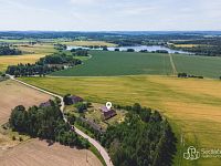 Rodinný dům ve stylu venkovské usedlosti | 9 287 m² pozemků, stodola a potenciál dalšího rozvoje - Foto 3
