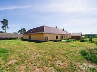 Rodinný dům ve stylu venkovské usedlosti | 9 287 m² pozemků, stodola a potenciál dalšího rozvoje - Foto 10