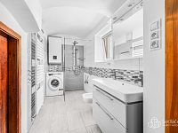 Rodinný dům ve stylu venkovské usedlosti | 9 287 m² pozemků, stodola a potenciál dalšího rozvoje - Foto 14