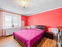 Rodinný dům ve stylu venkovské usedlosti | 9 287 m² pozemků, stodola a potenciál dalšího rozvoje - Foto 16