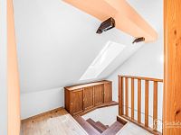 Rodinný dům ve stylu venkovské usedlosti | 9 287 m² pozemků, stodola a potenciál dalšího rozvoje - Foto 25