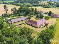 Rodinný dům ve stylu venkovské usedlosti | 9 287 m² pozemků, stodola a potenciál dalšího rozvoje - Foto 6