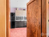 Rodinný dům ve stylu venkovské usedlosti | 9 287 m² pozemků, stodola a potenciál dalšího rozvoje - Foto 18