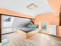 Rodinný dům ve stylu venkovské usedlosti | 9 287 m² pozemků, stodola a potenciál dalšího rozvoje - Foto 23