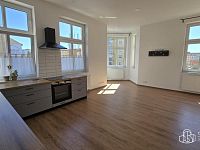Nově k pronájmu prostorný byt 2+kk o výměře 57 m² v centru Sokolova