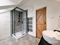 Pronájem moderního bytu 3+kk s terasou v centru města - Foto 8