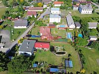 Rodinný dům 4+kk se zahradou v obci Ledce – klidné bydlení kousek od přírody - poloha RD v obci.jpg