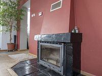 Rodinný dům 6+kk Bělá pod Bezdězem - 1NP obývací pokoj 3.jpg