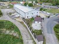 Halový objekt s přístavbou v obci Doksy
