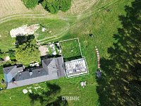 Exkluzivně nabízíme stodolu s pozemkem v srdci valdštejnských lesů - DJI_0713v3.jpg