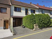 Prodej řadového rodinného domu v Radvanicích - 20250705_102613.jpg