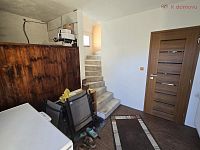 Prodej řadového rodinného domu v Radvanicích - 20250811_141428.jpg