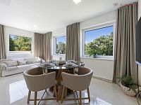 Prodej bytu 3+kk s terasou 90m2 a parkováním u domu, Praha Zbraslav