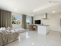 Prodej bytu 3+kk s terasou 90m2 a parkováním u domu, Praha Zbraslav - 05.jpg