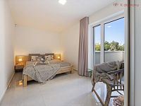 Prodej bytu 3+kk s terasou 90m2 a parkováním u domu, Praha Zbraslav - 15.jpg