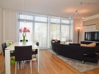 Pronájem  rodinného domu 4+KK, 160 m2 s garáží  a zahradou, Brno - Jundrov - 07.jpg