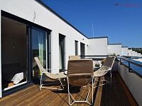 Pronájem  rodinného domu 4+KK, 160 m2 s garáží  a zahradou, Brno - Jundrov - 27.jpg