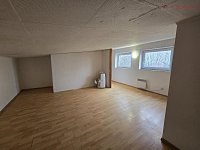 Prodej rodinného domu v Domaželicích - 20260206_123156.jpg