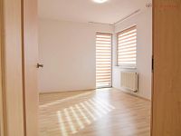 Pronájem bytu 3+kk, 72 m2, parkování, terasa 12 m2, Brno – Líšeň, Houbalova - 04.JPG