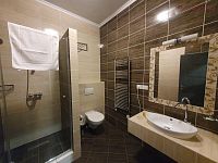 Restaurace s pivovarem a ubytováním, 2458m2,  Držovice, okres Prostějov - 20221006_135130.jpg