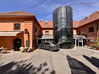 Pronájem Zámeckého hotelu Zlatý orel , okres Hranice