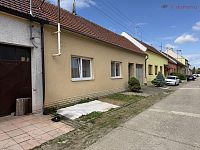 Nabízíme Vám k prodeji přízemní rodinný dům o dispozici 3+1 v oblíbené obci Uherský Ostroh. - IMG_9313.jpeg