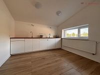 Pronájem reprezentativních prostor 88 m² s terasou 26 m² – ideální pro služby , Dolany u Olomouce - IMG_8669.JPG