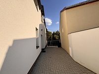 Pronájem reprezentativních prostor 88 m² s terasou 26 m² – ideální pro služby , Dolany u Olomouce - IMG_8682.JPG