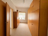 Prodej RD nebo chalupy k trvalému bydlení 2+1, Habrovany, okres Vyškov - chodba k ložnici - vizualizace.jpg