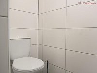 Pronájem obchodního prostoru 126 m2 + kuchyň (36 m2) + zázemí (31 m2), Keplerova, Olomouc – Holice - 10.JPG