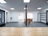 Pronájem obchodního prostoru 126 m2 + kuchyň (36 m2) + zázemí (31 m2), Keplerova, Olomouc – Holice - DSC_0017.JPG