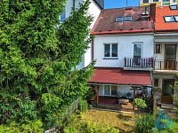 Prodej rodinného domu s ordinacemi v centru Jičína – výhodná investice i bydlení - DJI_0951.jpg