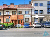 Prodej rodinného domu s ordinacemi v centru Jičína – výhodná investice i bydlení - DSC02146.jpg