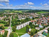 Prodej bytu 3+1, Nová Paka – klidné bydlení na skvělé adrese - DJI_0093.jpg