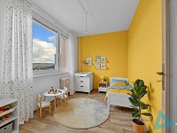 Prostorný byt 5+1 o výměře 90 m² se zasklenou lodžií – Nová Paka. - 5.jpg