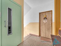 Prostorný byt 5+1 o výměře 90 m² se zasklenou lodžií – Nová Paka. - DSC00388.jpg