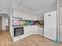 Prostorný byt 5+1 o výměře 90 m² se zasklenou lodžií – Nová Paka. - DSC00343.jpg