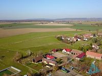 Rodinný dům se stodolou a garáží – Bříšťany u Hořic (okres Jičín). - DJI_0123.JPG