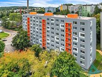 Pronájem zrekonstruovaného bytu 1+1, 36 m², Achátová, Nová Paka - DJI_0079.jpg