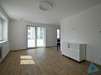 Moderní byt 1+kk s balkonem, parkovacím stáním a kompletním vybavením kuchyně – volný od 01.05.2026 - _DSC0895.JPG