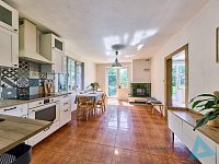 Podkrkonošská usedlost se stodolou a zahradou 2 728 m² – klid přírody, Nová Paka na dosah. - IMG_2480_HDR.jpg