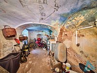 Podkrkonošská usedlost se stodolou a zahradou 2 728 m² – klid přírody, Nová Paka na dosah. - IMG_2590_HDR.jpg