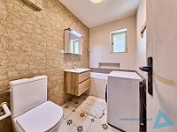 Podkrkonošská usedlost se stodolou a zahradou 2 728 m² – klid přírody, Nová Paka na dosah. - IMG_2474_HDR.jpg