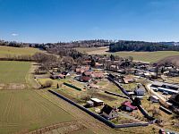 Dům s pozemkem 3 946 m2, Načeradec, Pravětice, okres Benešov - Prodej pozemku a dvě chatky_Pravětice_Načeradec_14.jpg