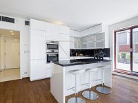 Prodej bytu 4+kk s velkou terasou, lodžií a dvě garážová stání, U Nikolajky, Praha 5 - Smíchov - Prodej bytu 4+kk_U Nikolajky_Praha 5 - Smíchov_17.jpg