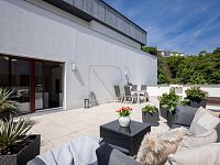 Prodej bytu 4+kk s velkou terasou, lodžií a dvě garážová stání, U Nikolajky, Praha 5 - Smíchov - Prodej bytu 4+kk_U Nikolajky_Praha 5 - Smíchov_28.jpg