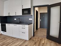 Pronájem bytu 1+kk s balkonem 41 m2, Gerstelova, Praha 9 - Vysočany