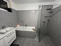 Prodej řadového domu 70 m², pozemek 300 m² - IMG_9909.JPG