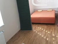 Pronájem 1+1, Ostrava - Moravská, ulice Puchmajerova - P9 5.relax,postel.jpeg