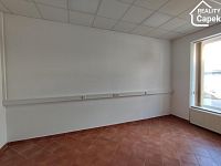 Pronájem komerčních prostor, Ostrava-Vítkovice, ul. Prokopa Velikého - 2023-06-15 09.47.16.jpg